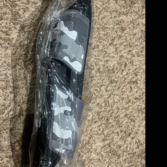 A**holes Live Forever Slides - New in packaging - Picture 3 of 3